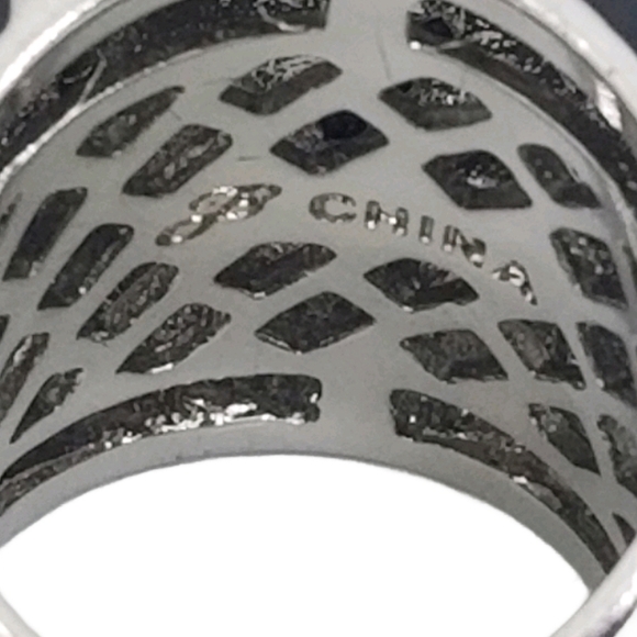 JOAN BOYCE DESIGNER 1980S SILVERTONE, BLACK & CRYSTAL BASKETWEAVE DESIGN RING - Picture 5 of 5